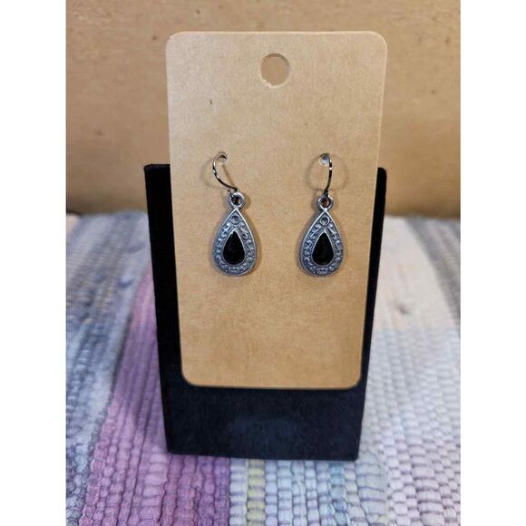 (3 for $15)~JoMa~ Silvertone Teardrop Earrings with Black Accent- NWT - Picture 1 of 4